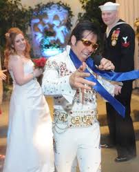 How many guests can I invite to my Elvis wedding Vegas?